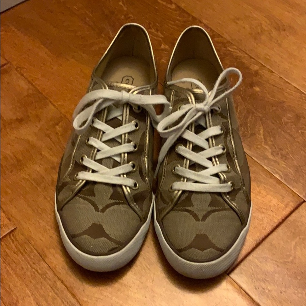 Coach signature sneaker size 9